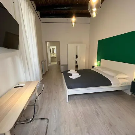 Donna Luisa A Santa Chiara Neapel