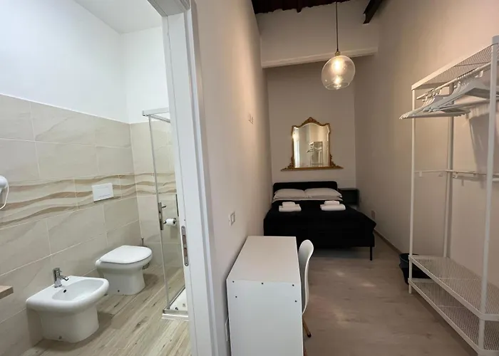 Donna Luisa A Santa Chiara 3* 나폴리